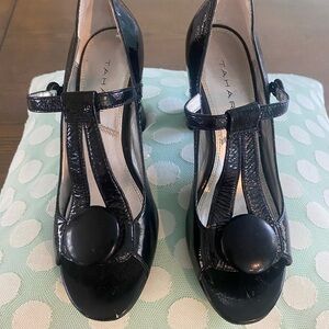 Tahari Black patent leather size 6.5 shoes. Leather uppers and lowers. Open toe